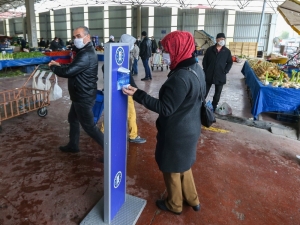 Pazar Yerlerine El Dezenfektanı Stantları Kuruldu