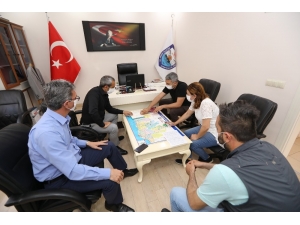 Mezitli’de Berber Ve Kuaförler Dezenfekte Ediliyor