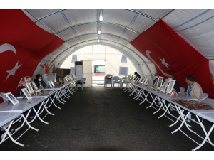 Hdp Önündeki Evlat Nöbeti 249’uncu Gününde