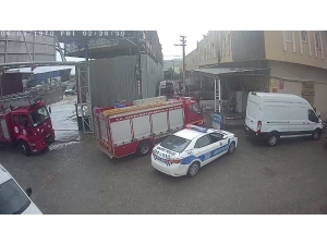 Kamyonetin Altında Kalan Adam Ölümden Döndü