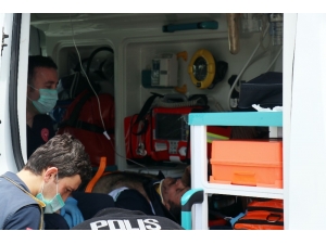 D-650 Yan Yolunda İki Kamyon Kafa Kafaya Çarpıştı 1 Ağır Yaralı