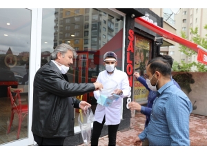 Melikgazi’de Berber Ve Kuaförler Dezenfekte Edildi