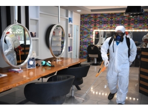 Kartepe’de Kuaförler Açılış İçin Hazırlandı