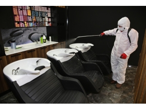 Karaköprü’de Berberler Dezenfekte Ediliyor