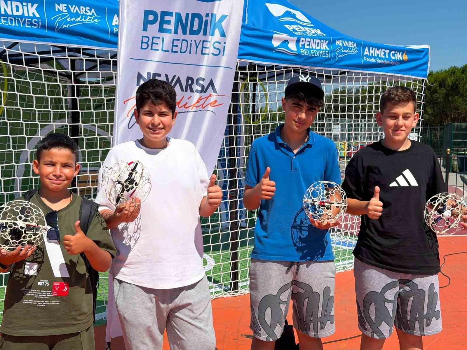 pendik-te-dronlar-futbol-oynadi