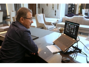 Başkan Deniz Köken Kuaförlerle Online Toplantı Yaptı