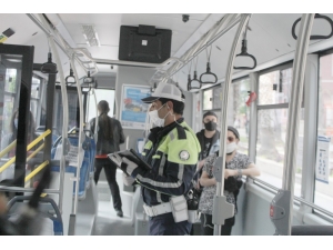 Antalya’da Sürücü İle Yolculara Maske Ve Sosyal Mesafe Denetimi