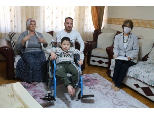 Başkan Tuncel Mutluluk Dağıtıyor