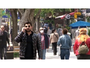 Vatandaşlar Korona Virüse Aldırmadı, Bağdat Caddesi Yine Doldu