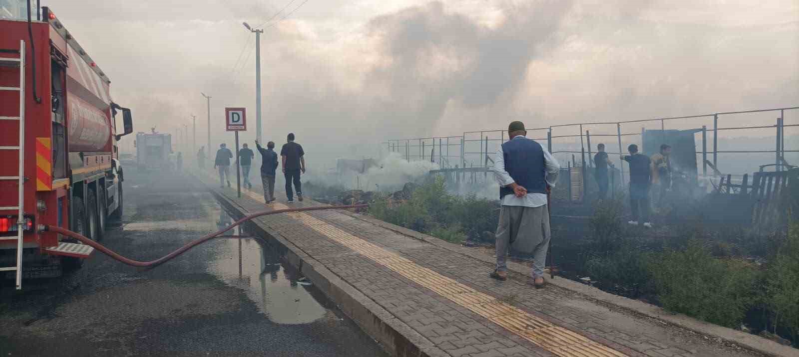diyarbakir-da-aniz-yangini-ruzgarin-etkisiyle-hayati-olumsuz-etkiledi