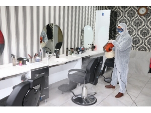 Yozgat’ta Kuaför Ve Berberler Dezenfekte Edildi