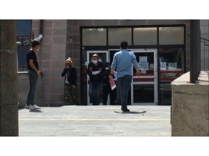 Yatak Odasından 55 Bin Tl Değerinde Ziynet Çalan Kadın Yakalandı