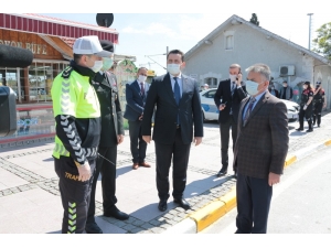 Vali Yazıcı’dan Araç Sürücülerine Maske