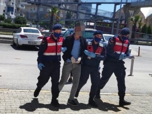 İzmir’de Bağ Evinden Hırsızlık Yapan Şüpheli Yakalandı