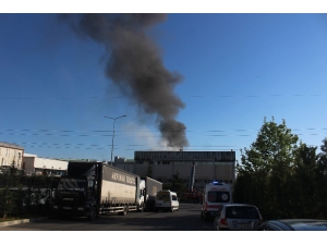 Kocaeli’deki Fabrika Yangını Söndürüldü