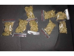 Motosikletli Şahısların Üzerinden 400 Gram Uyuşturucu Madde Çıktı