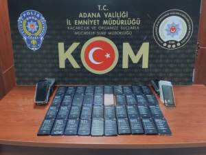 Adana’da 200 Bin Liralık Gümrük Kaçağı Cep Telefonu Ele Geçirildi