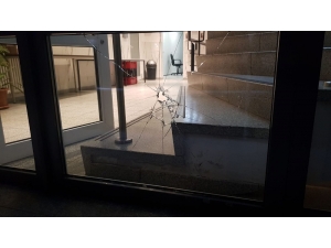 Almanya’da Camiye Taşlı Saldırı