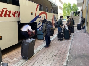 Abd’den Gelenlerin Karantina Süresi Doldu Evlerine Yola Çıktılar
