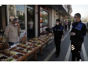 Cizre Polisi Korona Virüs İle Mücadele Kapsamında Esnafa Broşür Dağıttı