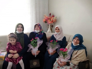 Başkan Deniz Köken, 5 Kuşak Eyüpsultanlı Olan Anneleri Kutladı