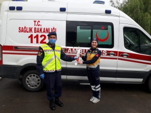 Jandarmadan Sağlık Çalışanlarına Anneler Günü Sürprizi