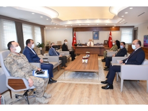 Vali Demirtaş, Askeri Ve İdari Yetkililerle Bir Araya Geldi