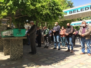 İlkokul Öğretmeni Kalbine Yenik Düştü