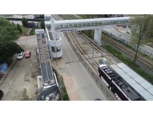 Doğupark’a ‘Yürüyen Merdivenli Üst Geçit’