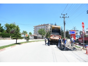 İnegöl Belediyesi Sahada Çalışmalarını Sürdürüyor
