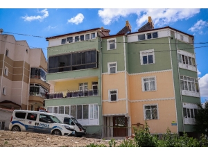 Karaman’da Bir Apartman Karantinaya Alındı
