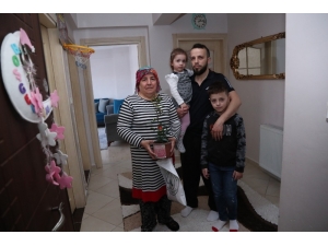 Gaziosmanpaşa’da Sağlık Çalışanlarından ‘Anneler Günü’ Sürprizi