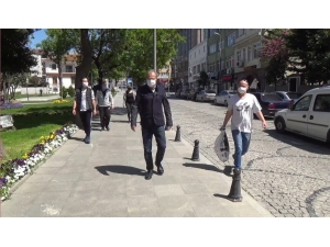 Sokak Hayvanlarına İlk Mama Kaymakamdan