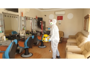 Kaynaşlı’da Kuaför Salonları Ve Berberler Dezenfekte Edildi