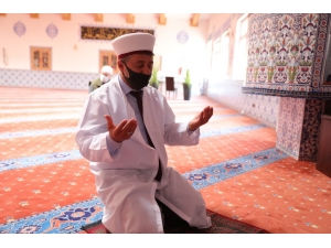 Almanya’da Camiler Yeniden İbadete Açıldı