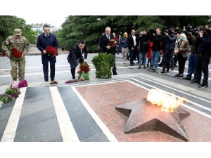 Gürcistan’da 9 Mayıs Zafer Günü Kutlandı