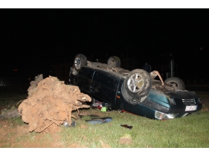 Aracı Bırakıp Kaçan Sürücüyü Yere Düşen Alkol Şişesi Ele Verdi