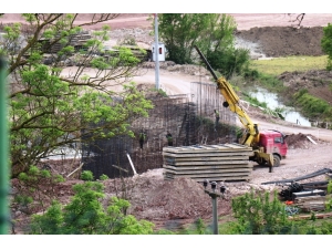 Herkes Evlerinde Otururken Onlar Çalışıyor