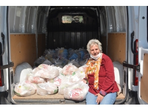 Ayvalık’ın “Şefkat Annesi” Yardım Rekoruna Koşuyor
