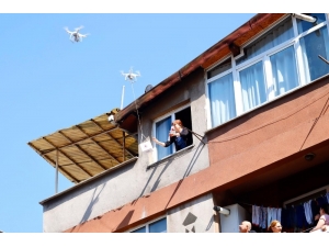 Kağıthane’de Annelere Drone İle Çiçek