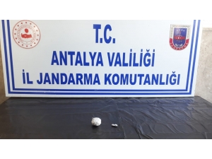 Antalya’da Şüpheli Araçtan Uyuşturucu Çıktı