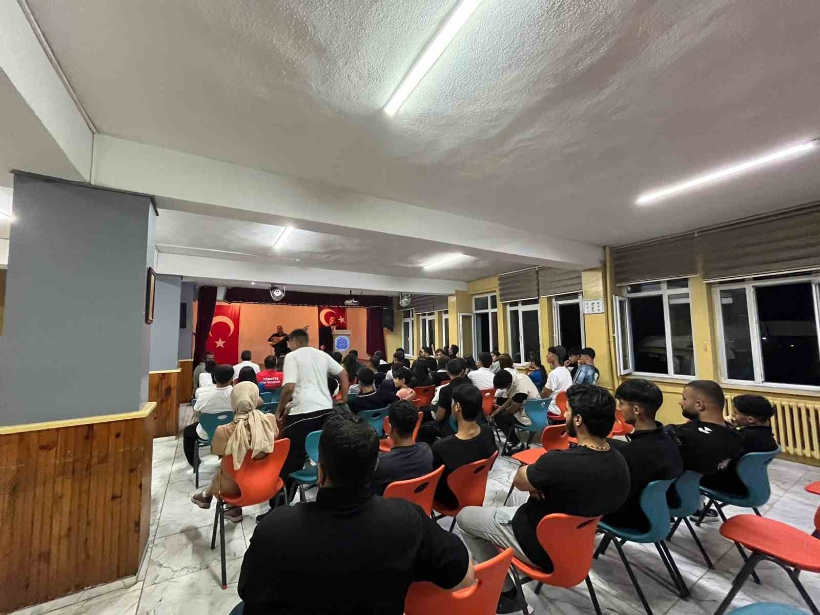 akyaka-da-rafting-sporcularina-asik-gelenegiyle-unutulmaz-gece
