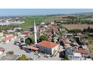 Bu Köyün Tabelasını Gören Soyunup Fotoğraf Çektiriyor