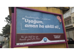 Trabzon’da Bilboardlara Dikkat Çeken Anneler Günü Mesajları