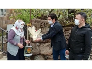 Vefa Sosyal Destek Grubu Engelli Annesinin Gününü Kutladı