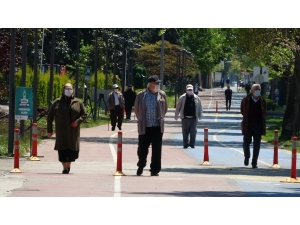 65 Yaş Ve Üstü Vatandaşlar Nefes Aldı