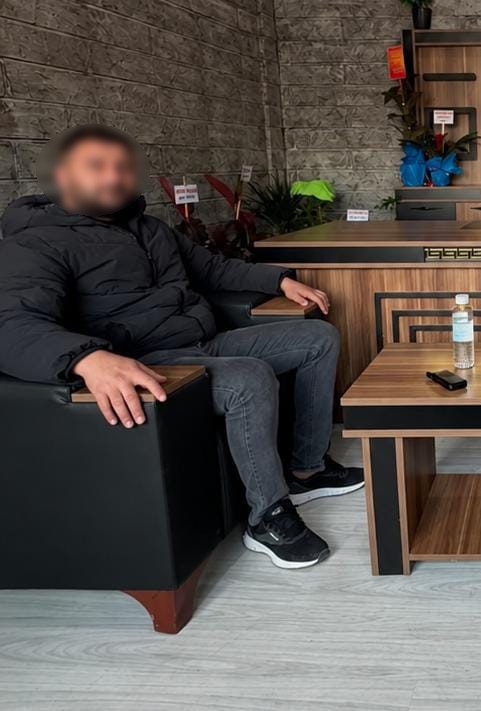 aldigi-bicak-darbesiyle-agir-yaralanan-25-yasindaki-esnaf-hayatini-kaybetti