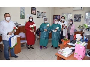 Kartepe’de Görev Yapan Sağlıkçı Anneler Unutulmadı