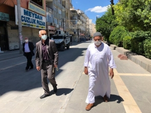 Mardin’de 65 Yaş Üstü Yaşlılar Sokağa Çıktı, Cumhurbaşkanı Erdoğan’a Teşekkür Etti