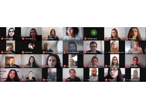 Başkan Gümrükçü Online Toplantıda Gençlerin Sorularını Cevapladı